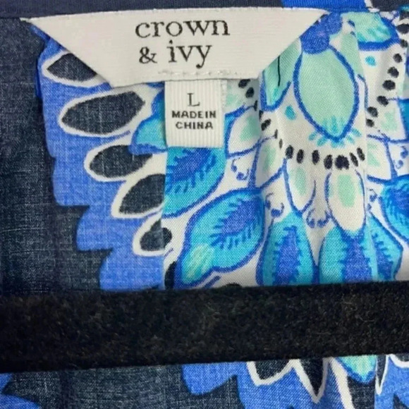 Crown & Ivy 3/4 lace sleeves size Large blouse - Picture 3 of 5